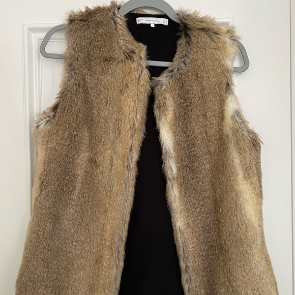 Fur Vest - Picture 1 of 4